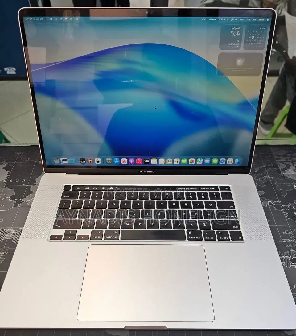New Laptop Apple MacBook Pro 16GB Intel Core i7 SSD 512GB