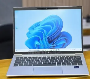 New Laptop HP Elitebook 830 G11 16GB Intel Core i7 SSD 512GB