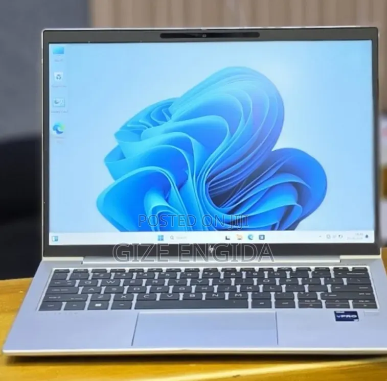 New Laptop HP Elitebook 830 G11 16GB Intel Core i7 SSD 512GB