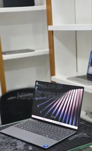 New Laptop Dell XPS 13 8GB Intel Core i5 SSD 512GB