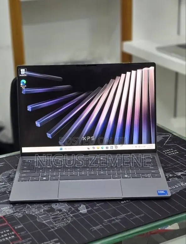 New Laptop Dell XPS 13 8GB Intel Core i5 SSD 512GB