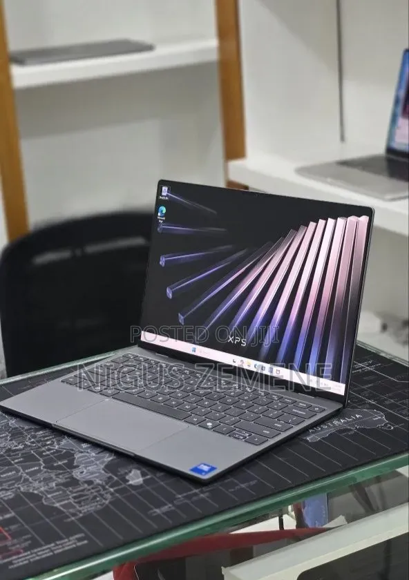 New Laptop Dell XPS 13 8GB Intel Core i5 SSD 512GB