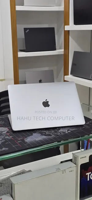 New Laptop Apple MacBook Pro 2020 8GB Apple M1 SSD 256GB