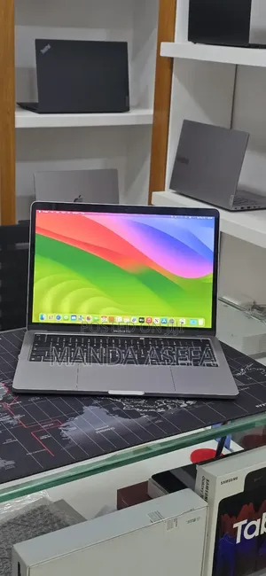 New Laptop Apple MacBook Pro 2020 M1 8GB Apple M1 SSD 256GB