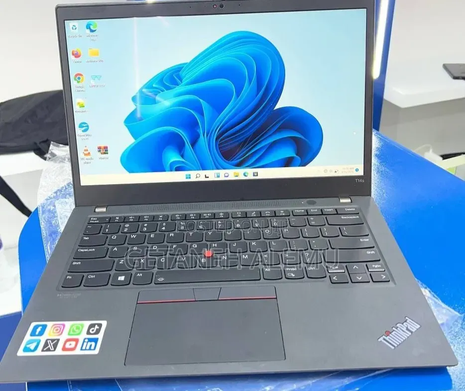New Laptop Lenovo ThinkPad T14s G4 16GB Intel Core i7 SSD 512GB