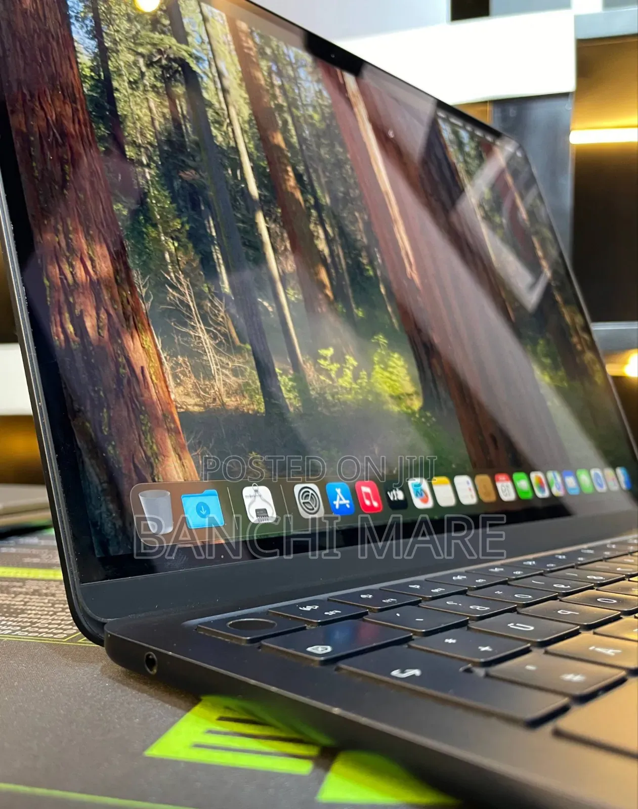New Laptop Apple MacBook Air 2022 M2 8GB Apple M2 SSD 512GB