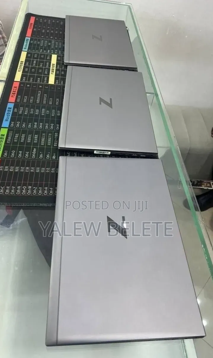 New Laptop HP ZBook Firefly G8 16GB Intel Core i7 SSD 512GB