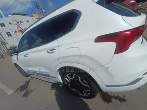 Hyundai Santa Fe 2023 White