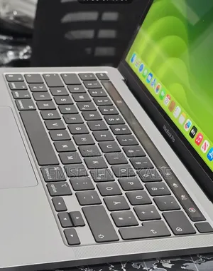 New Laptop Apple MacBook Pro 2020 M1 8GB Apple M1 Pro SSD 256GB