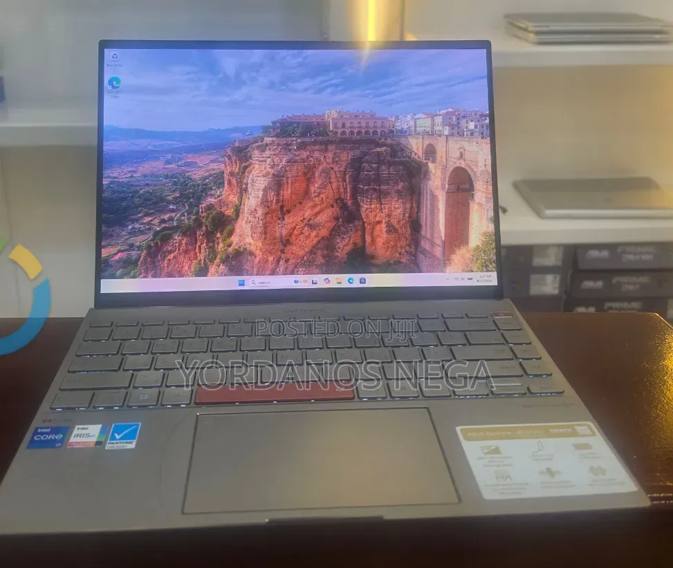 New Laptop Asus Zenbook 14 16GB Intel Core i7 SSD 512GB