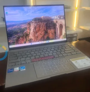New Laptop Asus Zenbook 14 16GB Intel Core i7 SSD 512GB