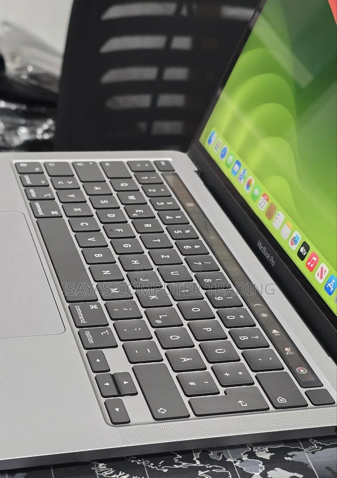 New Laptop Apple MacBook Pro 2020 M1 8GB Apple M1 Pro SSD 512GB