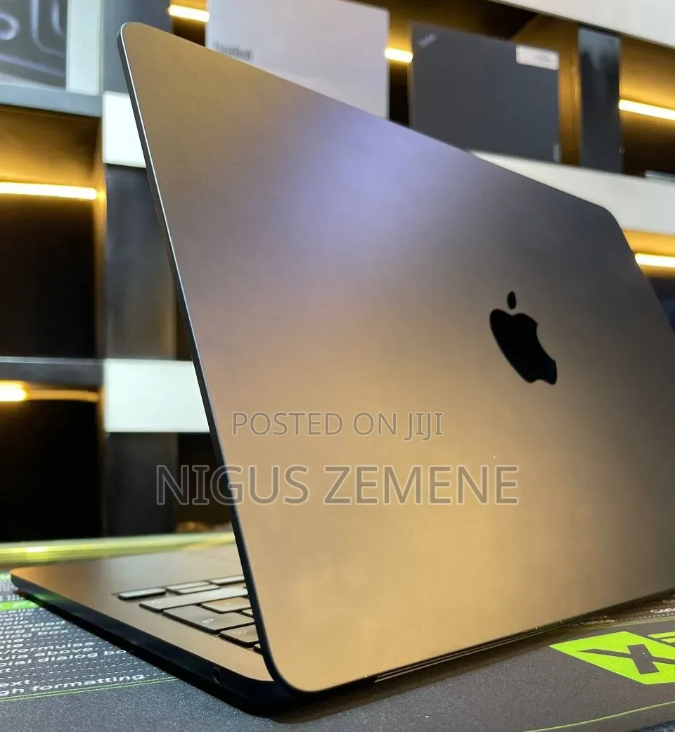 New Laptop Apple MacBook Pro 2019 8GB Intel Core i5 SSD 512GB