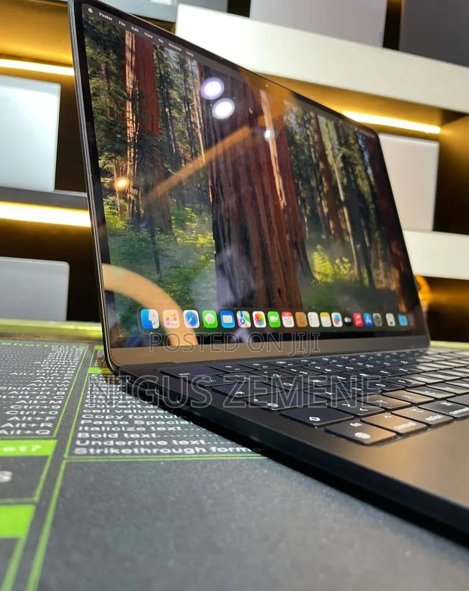 New Laptop Apple MacBook Pro 2019 8GB Intel Core i5 SSD 512GB