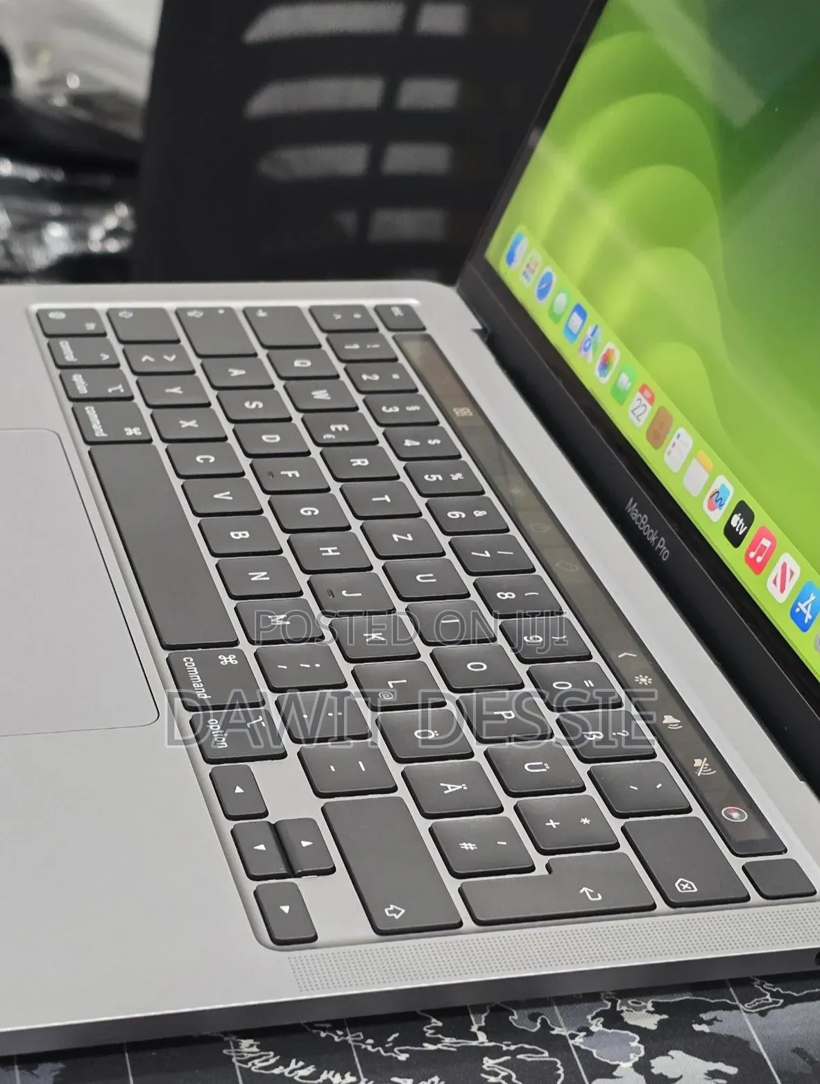 New Laptop Apple MacBook Pro 2020 M1 8GB Apple M1 Pro SSD 256GB