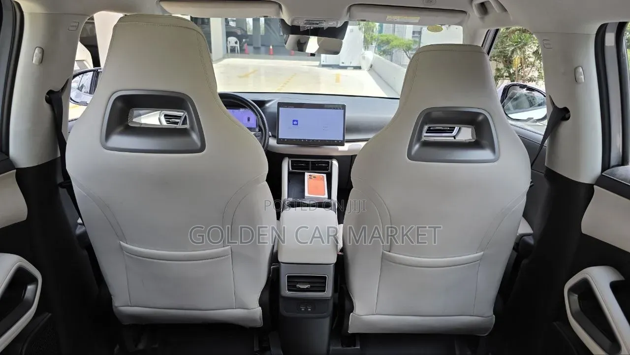 BYD Yuan Up 2025 Ivory