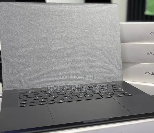 New Laptop Apple MacBook Pro 2024 M4 Max 48GB Apple M4 Max SSD 2T