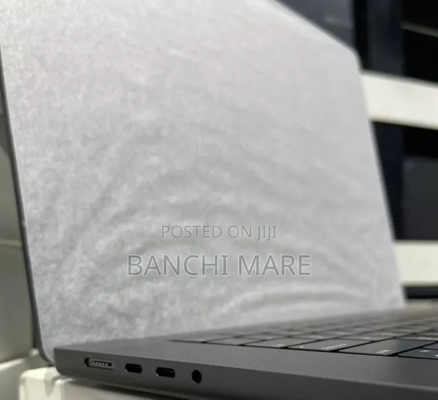 New Laptop Apple MacBook Pro 2024 M4 Max 48GB Apple M4 Max SSD 2T