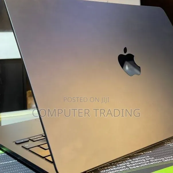 New Laptop Apple MacBook Air 2022 M2 8GB Intel Core i5 SSD 512GB