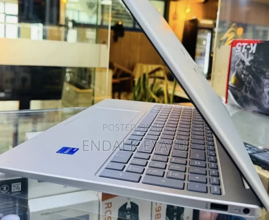New Laptop HP Stream Notebook 16GB Intel Core i7 SSD 1T