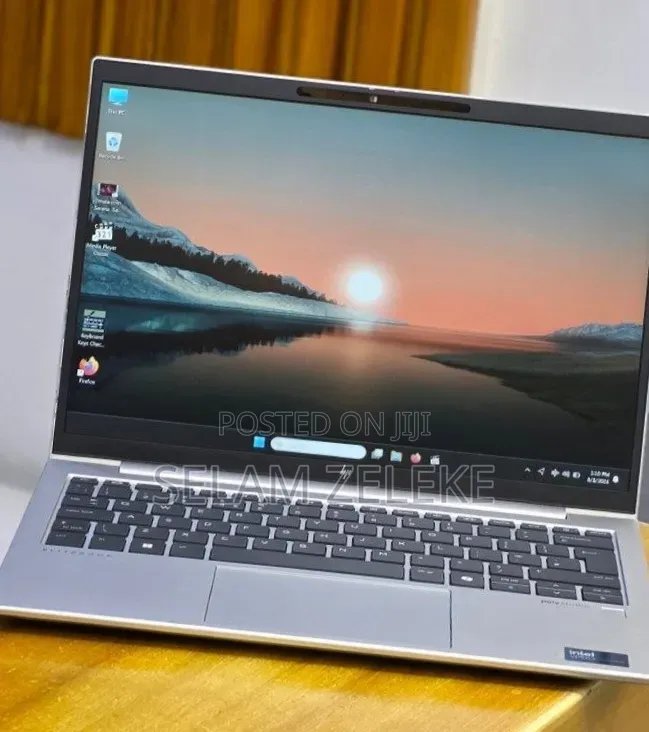 New Laptop HP Elitebook 830 G11 16GB Intel Core Ultra 7 SSD 512GB