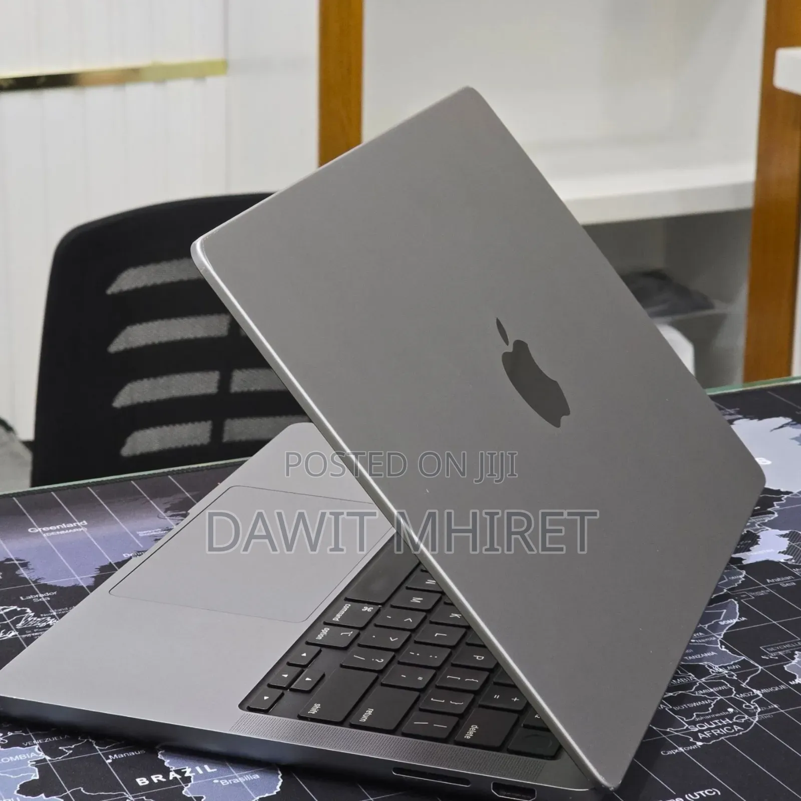 New Laptop Apple MacBook Pro 2023 M3 Max 8GB Apple M3 Pro SSD 512GB