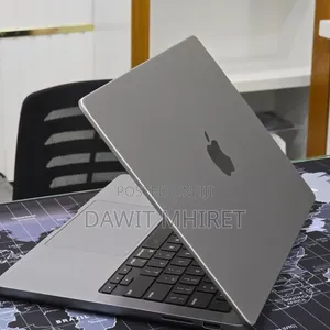 New Laptop Apple MacBook Pro 2023 M3 Max 8GB Apple M3 Pro SSD 512GB
