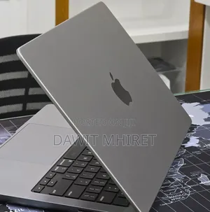 New Laptop Apple MacBook Pro 2023 M3 Max 8GB Apple M3 Pro SSD 512GB