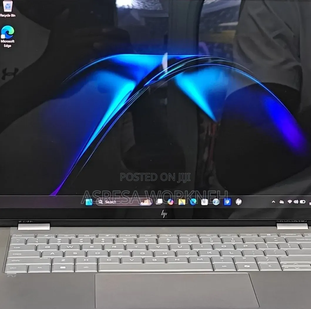 New Laptop HP 16GB Intel Core Ultra 7 SSD 1T