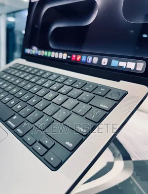 New Laptop Apple MacBook Pro 16GB Apple M1 Pro SSD 512GB