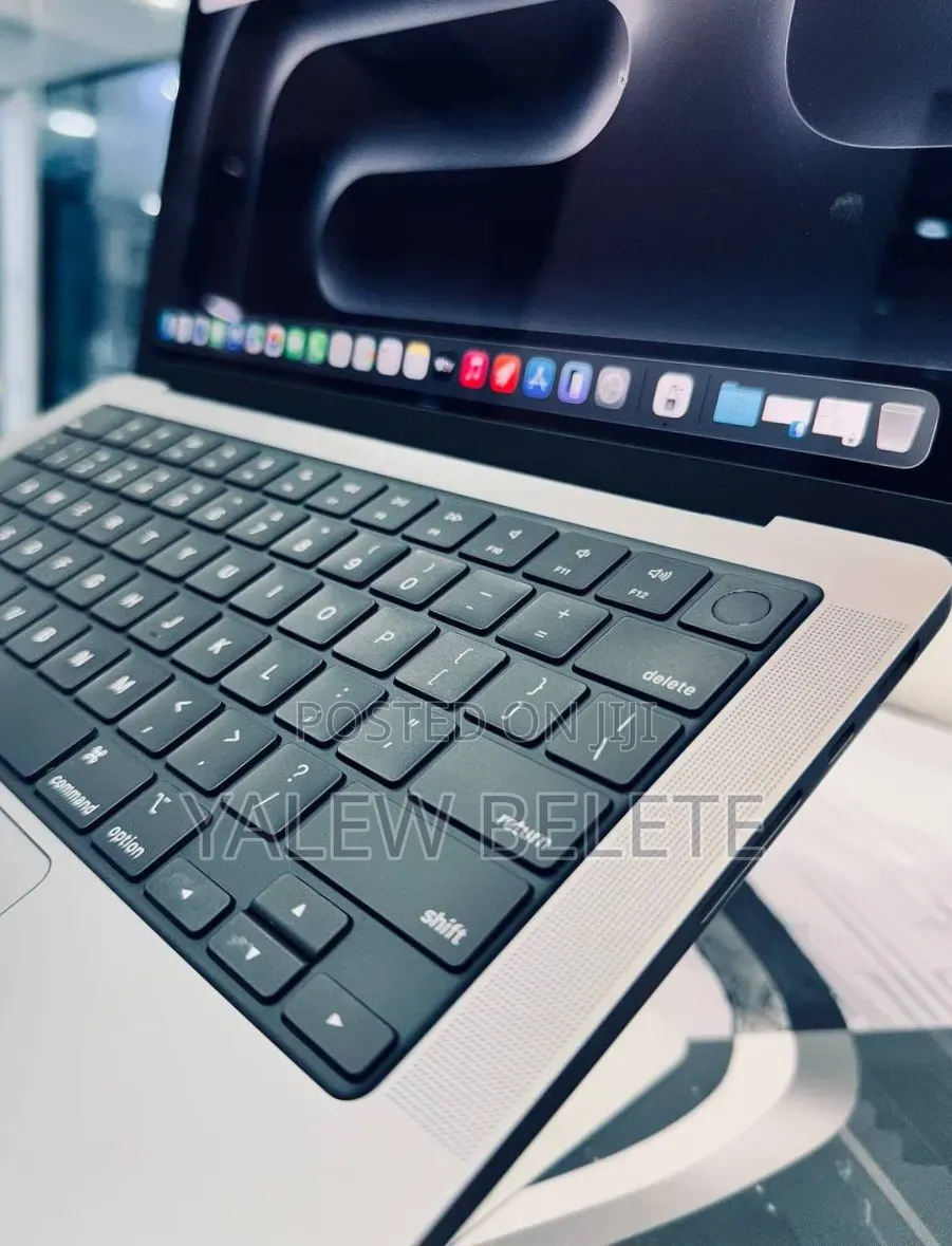 New Laptop Apple MacBook Pro 16GB Apple M1 Pro SSD 512GB