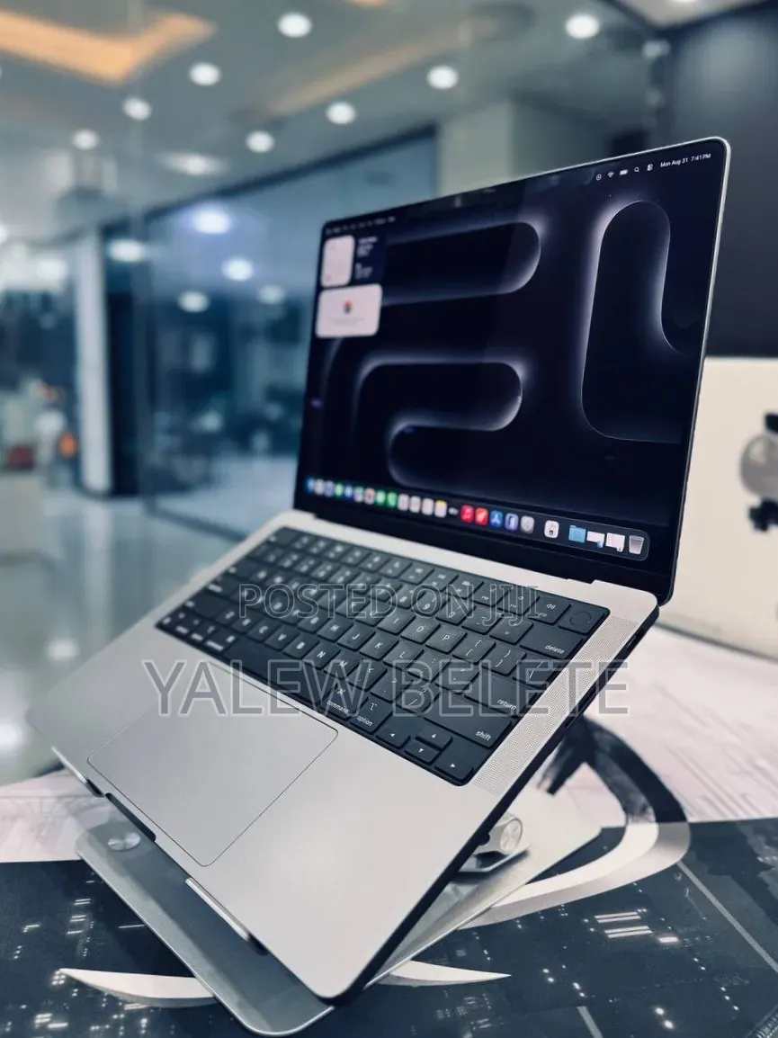 New Laptop Apple MacBook Pro 16GB Apple M1 Pro SSD 512GB