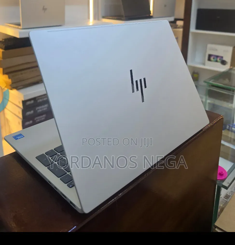 New Laptop HP OmniBook Ultra Flip 16" 16GB Intel Core Ultra 9 SSD 1T