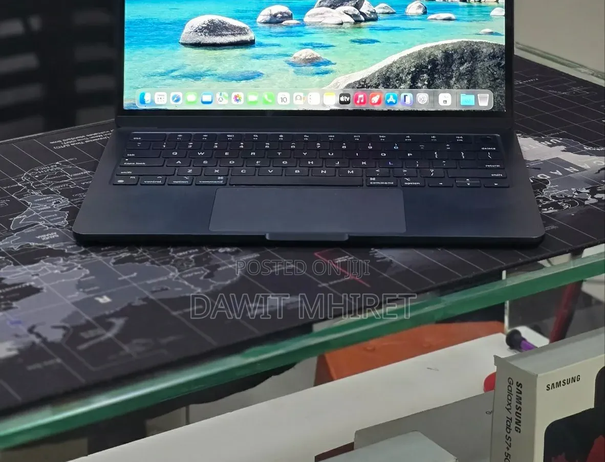 New Laptop Apple MacBook Air 2022 M2 16GB Apple M2 SSD 256GB
