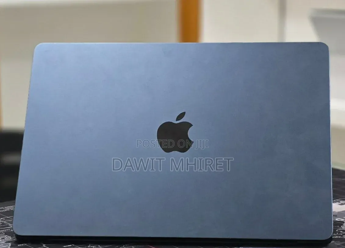 New Laptop Apple MacBook Air 2022 M2 16GB Apple M2 SSD 256GB