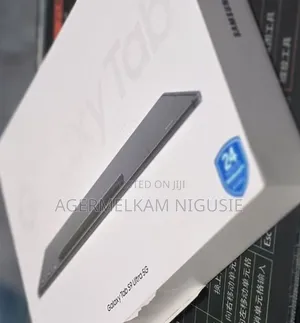 New Laptop Samsung Galaxy Book4 16GB Intel Core i5 SSD 512GB