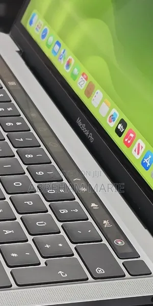 New Laptop Apple MacBook Pro 2020 M1 8GB Apple M1 Pro SSD 512GB