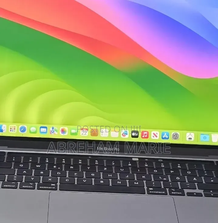 New Laptop Apple MacBook Pro 2020 M1 8GB Apple M1 Pro SSD 512GB