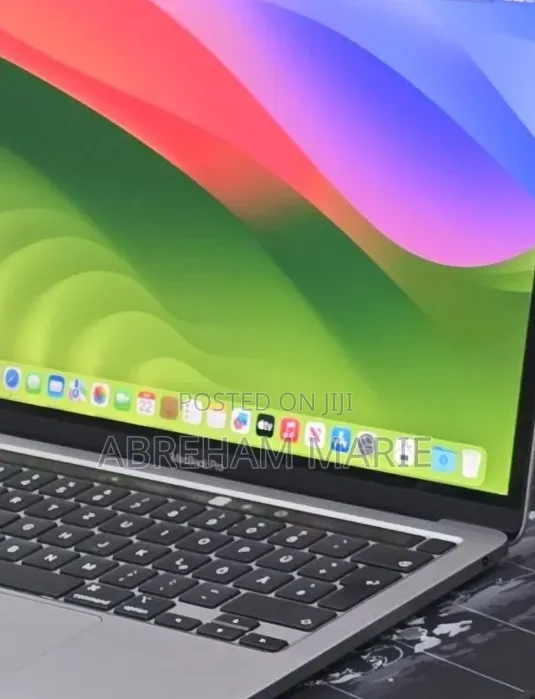 New Laptop Apple MacBook Pro 2020 M1 8GB Apple M1 Pro SSD 512GB