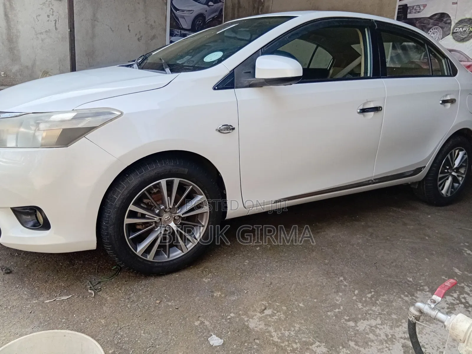 Toyota Yaris L Hatchback 3dr 2015 White