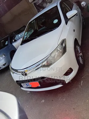 Toyota Yaris L Hatchback 3dr 2015 White