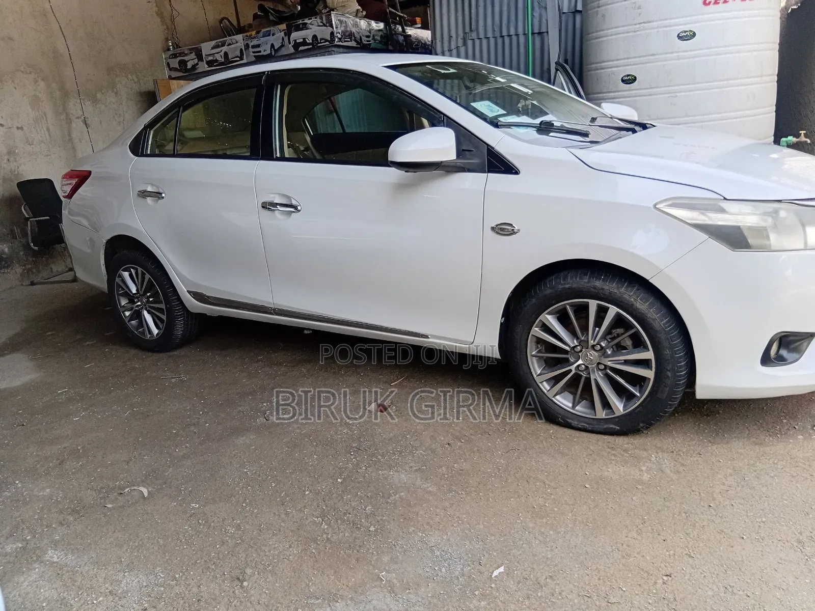 Toyota Yaris L Hatchback 3dr 2015 White