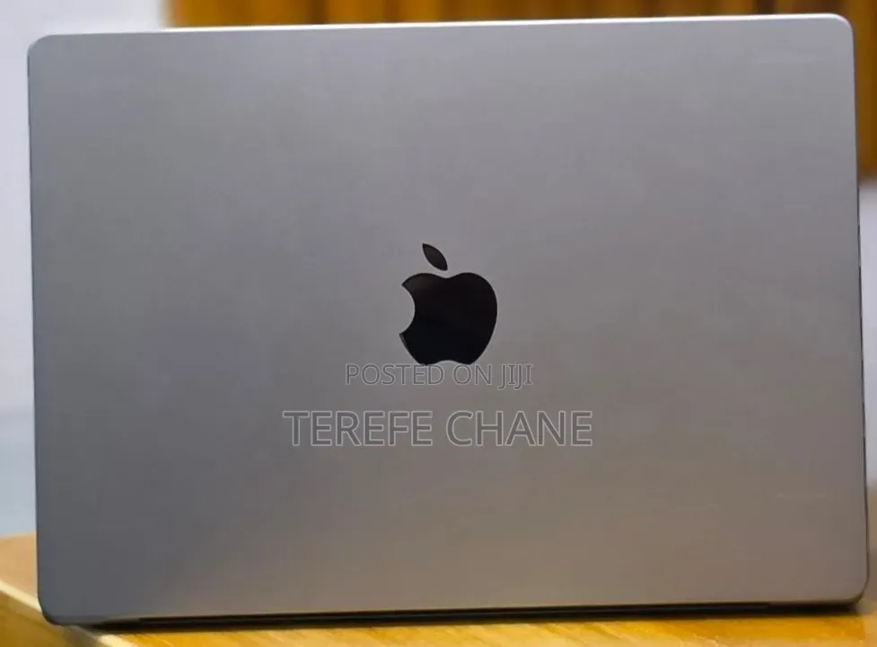 New Laptop Apple MacBook Pro 2021 M1 32GB Intel Core i7 SSD 512GB