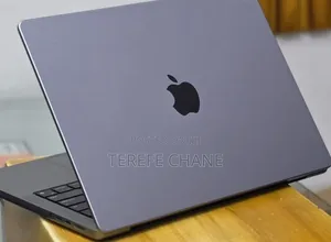 New Laptop Apple MacBook Pro 2021 M1 32GB Intel Core i7 SSD 512GB