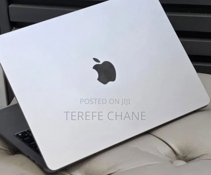 New Laptop Apple MacBook Air 2022 M2 8GB Apple M2 SSD 256GB