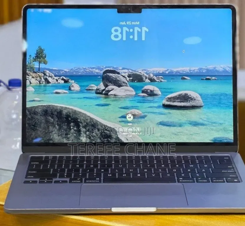 New Laptop Apple MacBook Air 2022 M2 8GB Apple M2 SSD 256GB