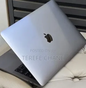 New Laptop Apple MacBook Pro 2019 16GB Intel Core i5 SSD 512GB