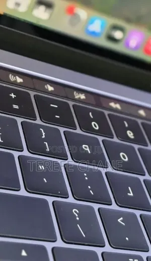 New Laptop Apple MacBook Pro 2019 16GB Intel Core i5 SSD 512GB