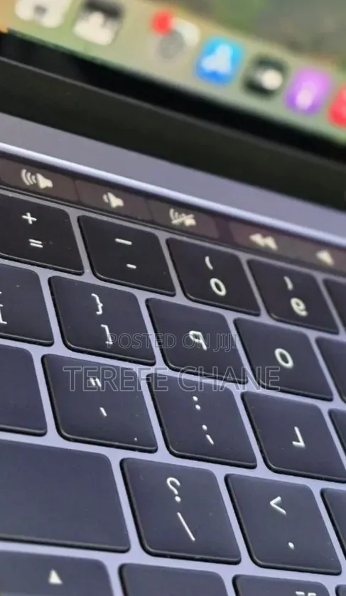 New Laptop Apple MacBook Pro 2019 16GB Intel Core i5 SSD 512GB