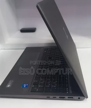 New Laptop HP ZBook Studio G8 16GB Intel Core i7 SSD 512GB